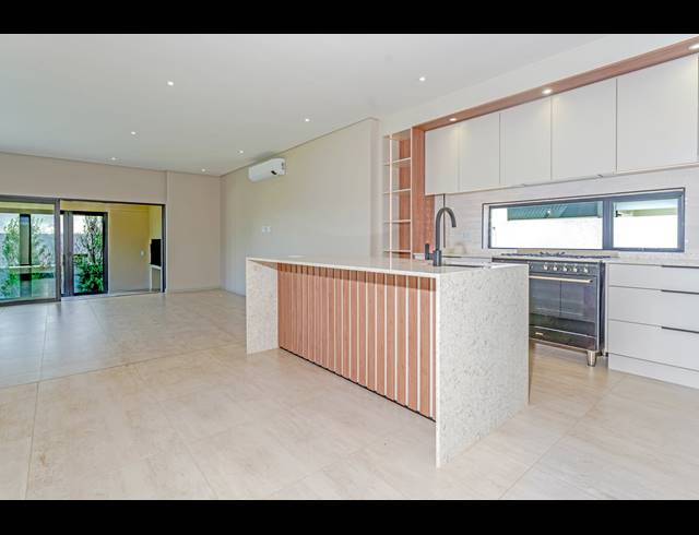 3 BEDROOM FREEHOLD FOR SALE IN OLIFANTSFONTEIN